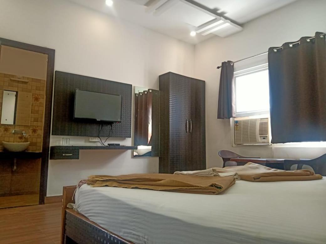 Tanakpur Hotel Rajshree מראה חיצוני תמונה