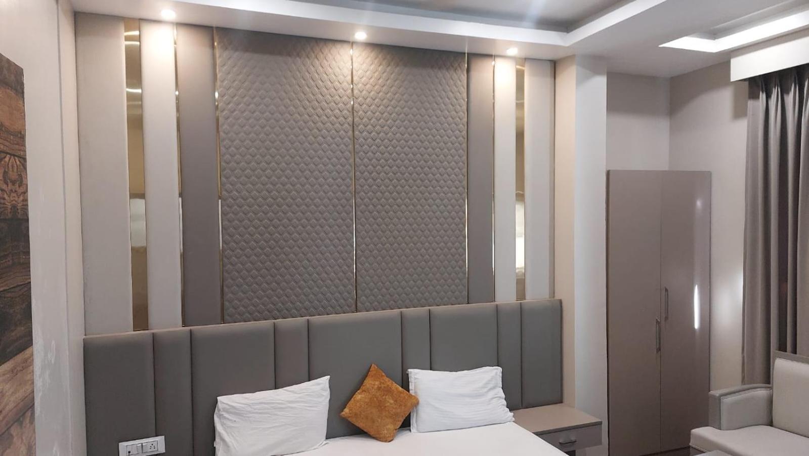 Tanakpur Hotel Rajshree מראה חיצוני תמונה